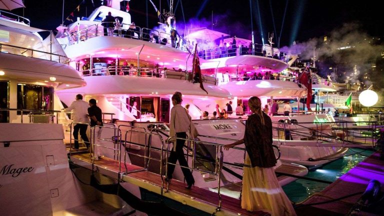 Super rich Americans are getting younger and multiplying